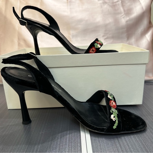 Dolce & Gabbana strappy black velvet slingback heels w/ sequin flowers, size 9 - Picture 3 of 14